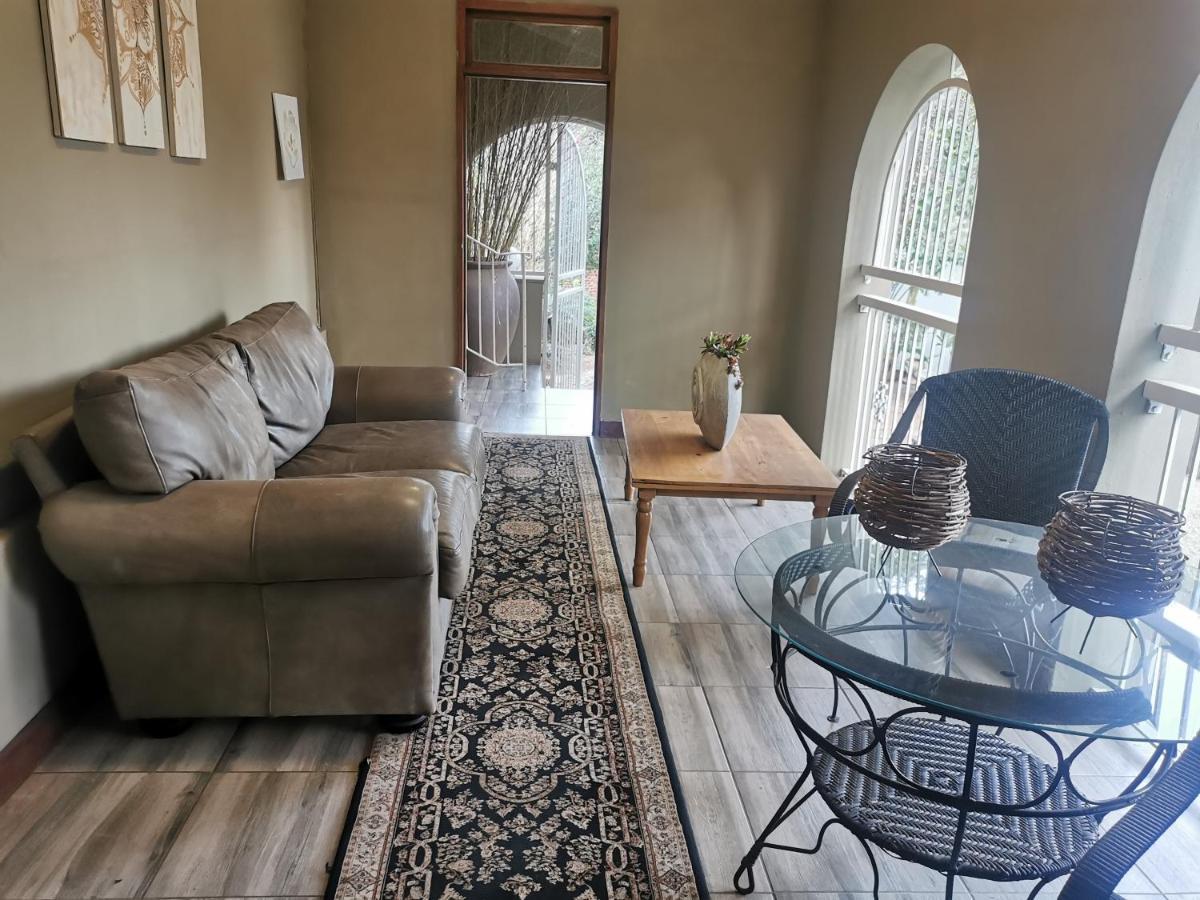 Sun Deck Lodge Hartbeespoort Zewnętrze zdjęcie