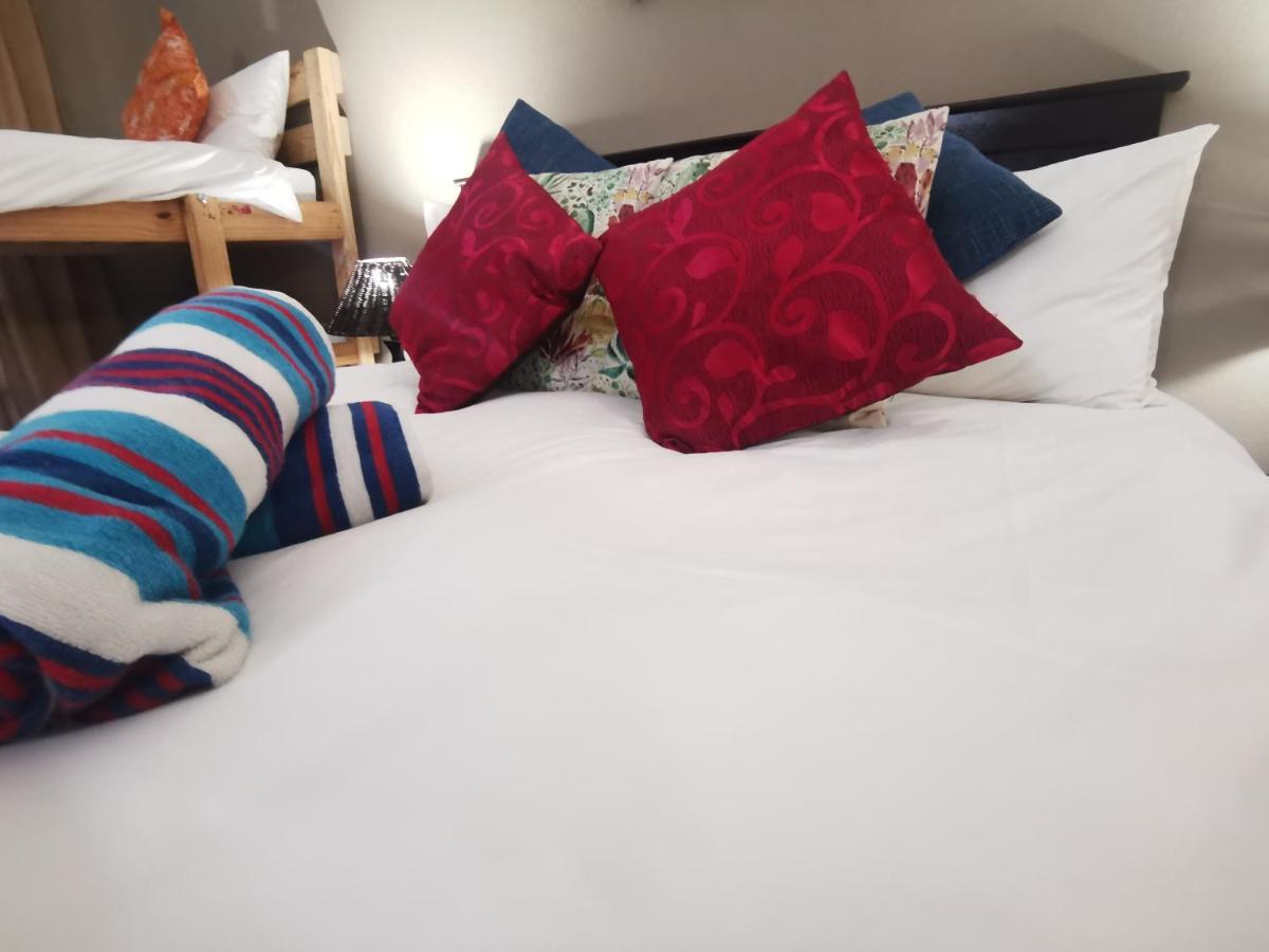 Sun Deck Lodge Hartbeespoort Zewnętrze zdjęcie