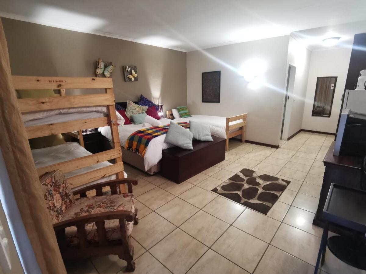 Sun Deck Lodge Hartbeespoort Zewnętrze zdjęcie